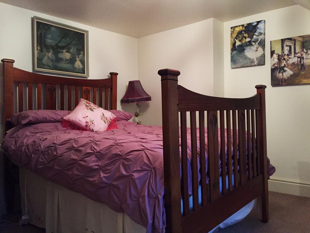 Ellie'S Place On City Park لونسيستون الغرفة الصورة