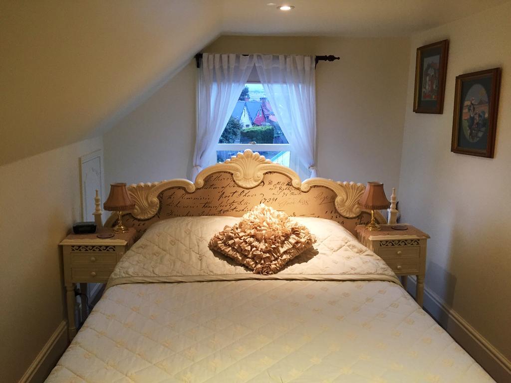 Ellie'S Place On City Park لونسيستون الغرفة الصورة
